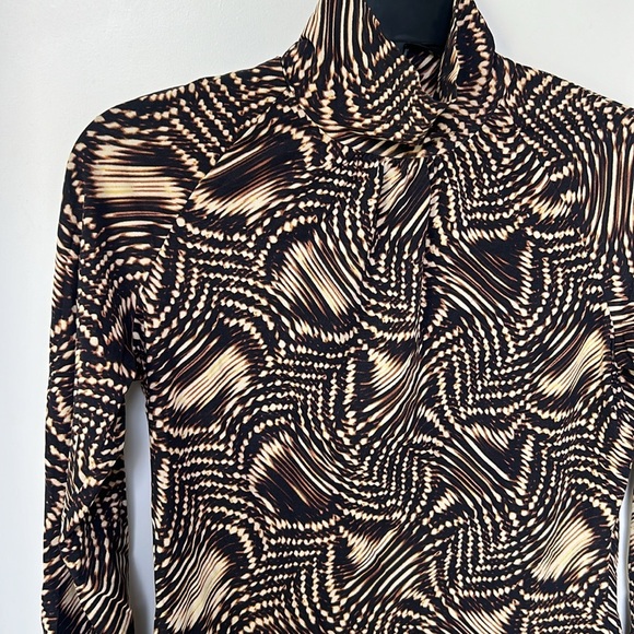 ST. JOHN SPORT Mock Neck Long Sleeve Psychedelic Design Brown Tan Petite XSMALL - Picture 4 of 16